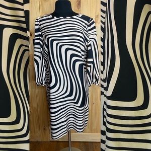 NWT  Tahari black crème geometric shift dress